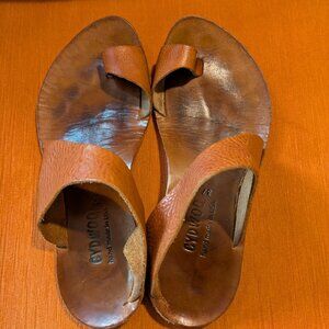 CYDWOK Hilary sandals thongs in warm saddle brown size 37 (6-7)
